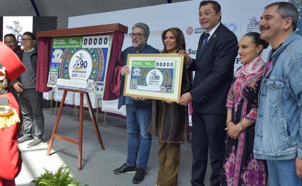 Develan billete conmemorativo por 90 años de la Escuela Superior de Educación Física (12/02/2026). Foto: Especial