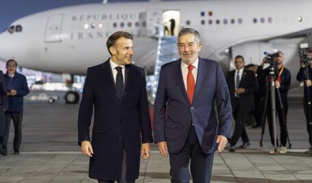 Emmanuel Macron llega a México para encuentro con Sheinbaum; lo recibe el canciller De la Fuente  