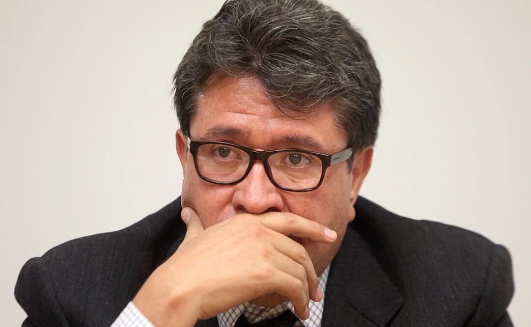 Monreal pide consulta para que siga o no como delegado