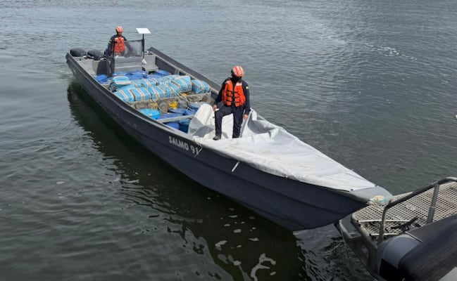 Petro presume que Armada de Colombia ayudó a incautar 17 toneladas de cocaína; destaca operaciones en México, El Salvador y Polinesia