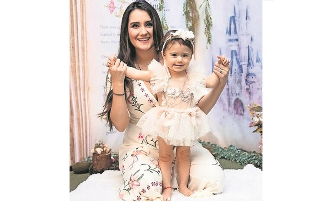 A Dulce le gustaría que María Paola, quien cumplió un año en noviembre, se interesara por el arte. Foto: INSTAGRAM