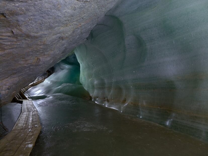 Dónde está la cueva de hielo más grande del mundo