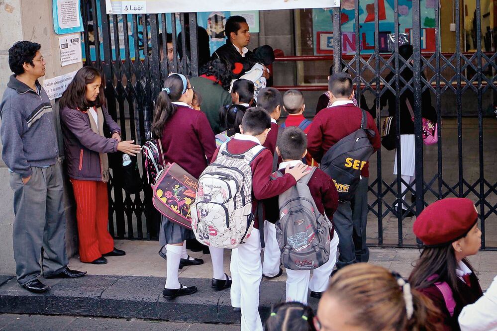 La Unión Nacional de Padres de Familia pidió denunciar ante la SEP o autoridades locales los intentos de cobros irregulares en planteles (ARCHIVO EL UNIVERSAL)