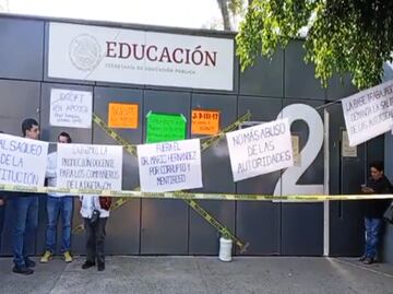 Bloqueo en la SEP por la CNTE; exigen destitución de directivo por malos manejos