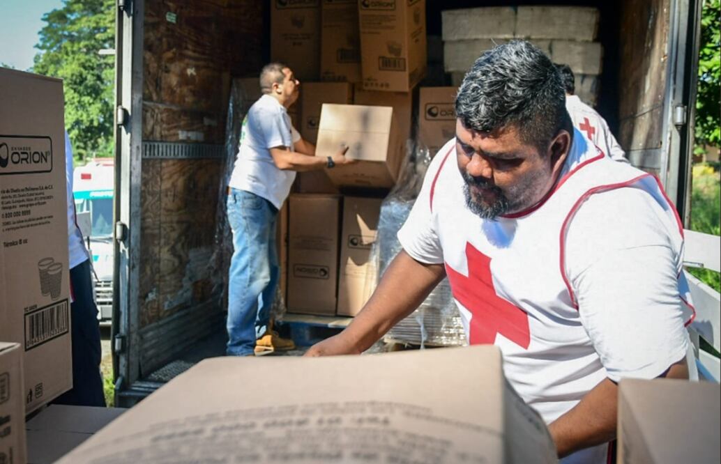 Se habilitarán Centros de Acopio en la delegación estatal de Nayarit y en la delegación local de Guadalajara, Jalisco para recibir ayuda humanitaria en apoyo a los estados vecinos dañados por los fenómenos meteorológicos. Foto: @CruzRoja_MX