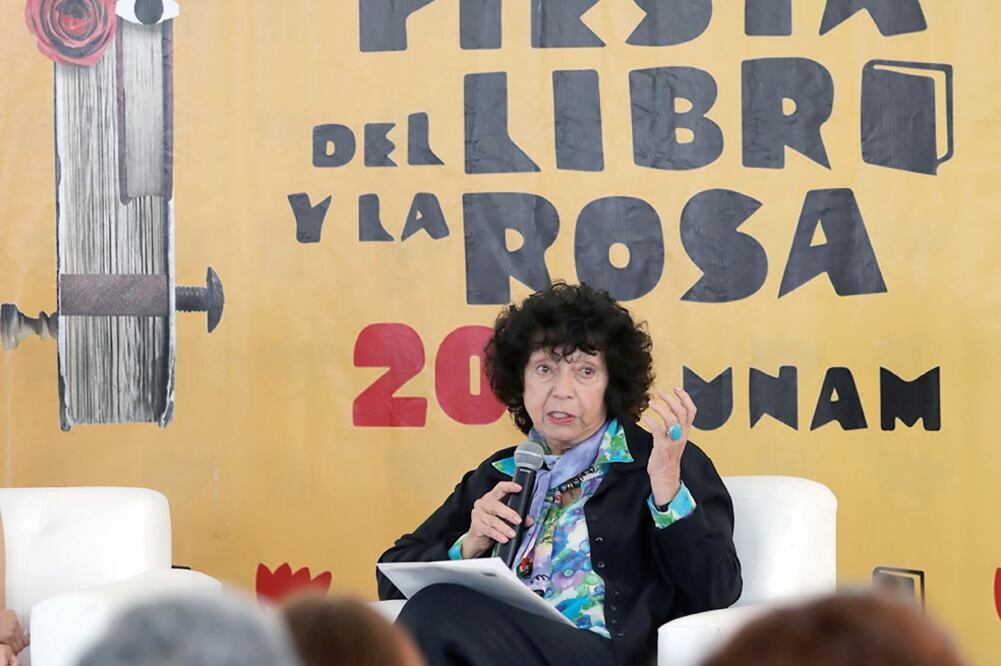 La escritora Luisa Valenzuela destacó la importancia de los primeros 10 años la Fiesta del Libro y la Rosa. (CORTESÍA DIFUSIÓN CULTURAL UNAM)