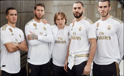 Real Madrid presenta su nuevo uniforme con detalles dorados