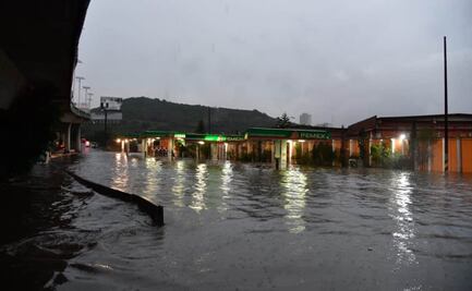 Entre lluvia y lodo, así amanecieron tras inundaciones en Atizapán