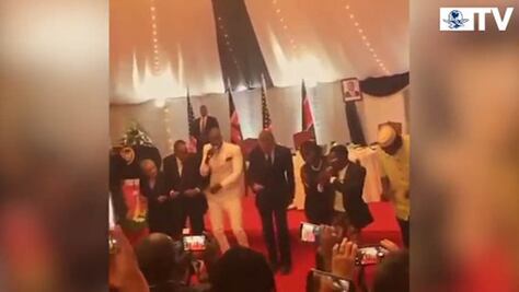 Obama baila el 'Gangnam style' keniano; causa furor en redes