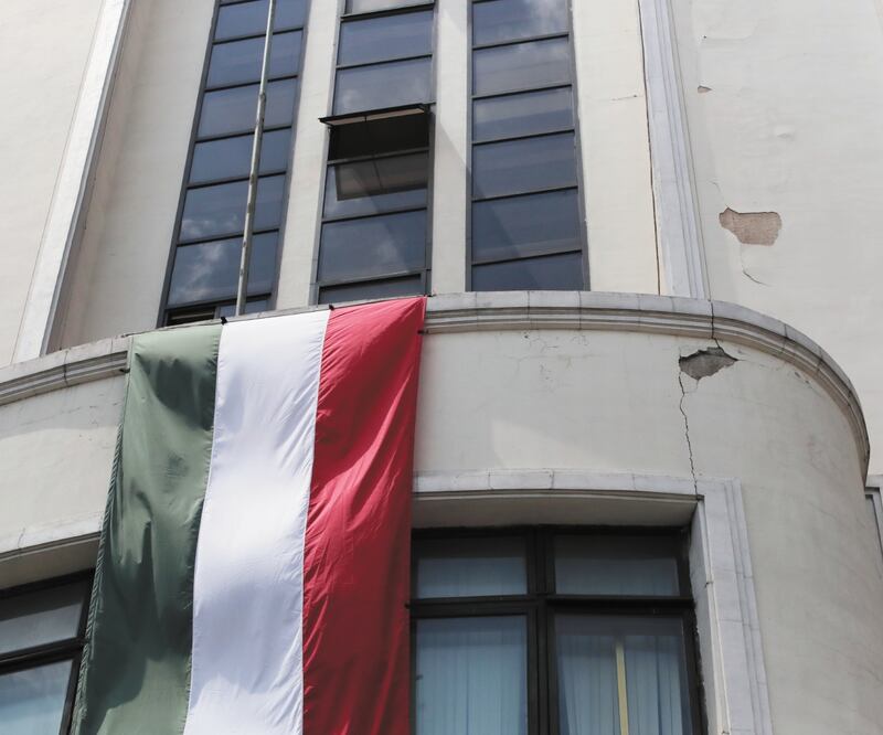 La sede de la Lotería Nacional, el edificio estilo art decó conocido como El Moro en Paseo de la Reforma 1, colonia Tabacalera, sufrió daños. Foto: Fernanda Rojas/EL UNIVERSAL