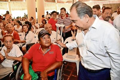 Rector de UAEM pide amparo; fiscalía niega se busque arrestarlo