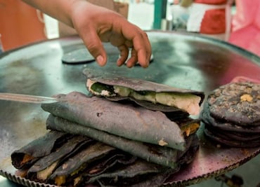 ¿Quesadilla sin queso? El debate que divide a los chilangos del resto de México