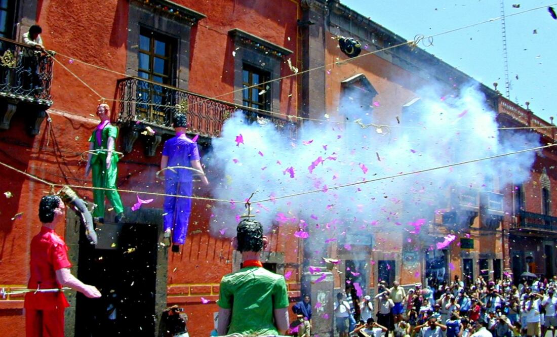 Los judas son figuras de cartón y papel maché. (Foto: Cortesía Consejo Turístico de San Miguel de Allende)