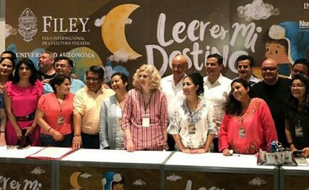 Entregan premio de periodismo Filey