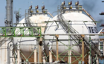 Petróleo mexicano cae 12%; es su segundo nivel más bajo desde 2002