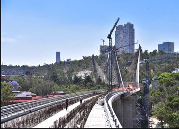 Puente Atirantado del Tren Interurbano México-Toluca es curvo; es soportado por pilas de hasta 75 metros y cuenta con sistema antisísmico