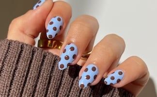 Uñas de lunares: 5 diseños en tendencia esta primavera 2026