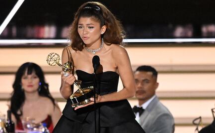 Zendaya a punto de romper en llanto tras recibir el Emmy a mejor actriz por “Euphoria”