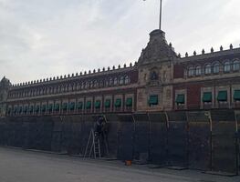 Blindan Palacio Nacional con vallas de tres metros; aseguran recinto ante próxima marcha de la Generación Z