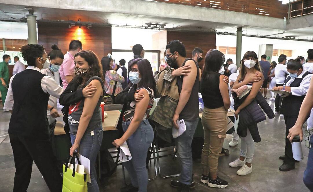 Al 17 de septiembre van 61 millones 886 mil 401 personas vacunadas con al menos una dosis. Foto: Archivo/EL UNIVERSAL.