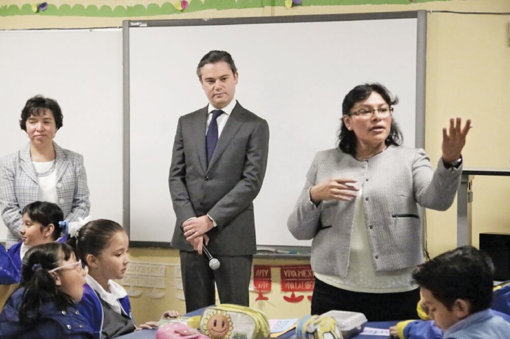 Aurelio Nuño Mayer visitó la primaria Mi Patria es Primero, donde tuvo un diálogo con profesores y padres (ALEJANDRA LEYVA / EL UNIVERSAL)