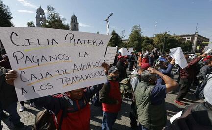 Trabajadores de Ecatepec protestan en Toluca por falta de pagos de sueldos y prestaciones; exigen audiencia con gobernadora