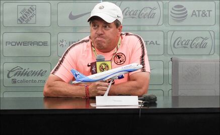 Miguel Herrera critica la polémica "mano" que no le marcaron al León