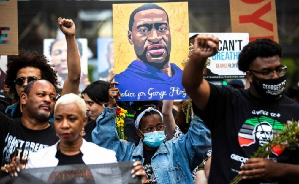Familiares y activistas marchan para conmemorar aniversario de la muerte de George Floyd