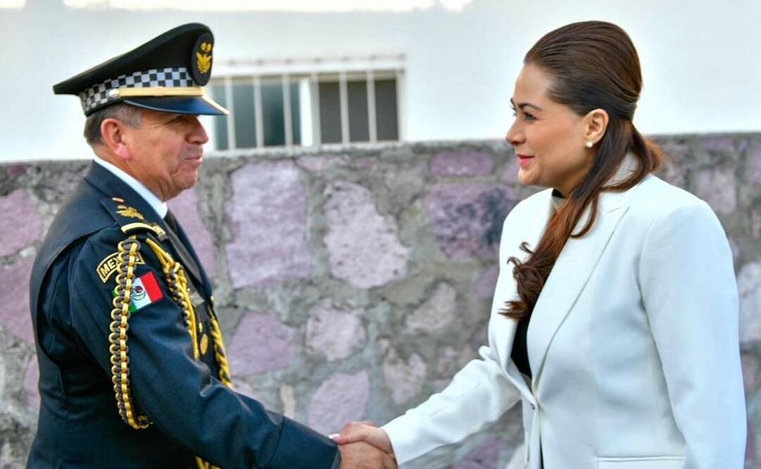 Gobernadora de Aguascalientes María Teresa Jiménez Esquivel toma protesta al nuevo coordinador
estatal de la Guardia Nacional, Homero Edmundo Blanco Lozada / Foto: Especial