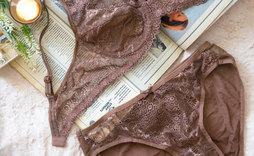 La talla de las bragas también puede varias si son estilo bóxer, hipsters, brasileños, de tiro alto, etcétera. Foto: Pexels