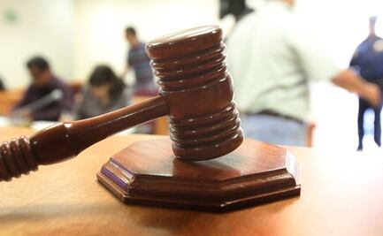 Vinculan a proceso a 64 normalistas de Michoacán por diferentes delitos