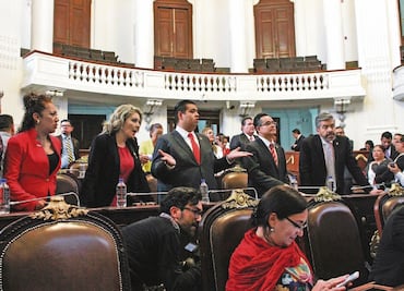 Designan a ex constituyentes para defender Carta Magna