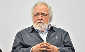 Alejandro Encinas advierte por suplantación de su identidad en Facebook; pide hacer caso omiso a mensajes a su nombre