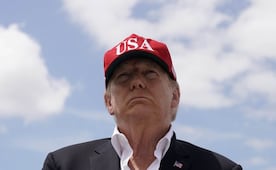 Trump amenaza con "cesar comercio" con algunos países si l Fed no baja las tasas de interés; "bajen la tasa", urge