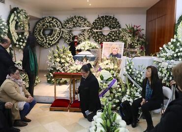 "Faltaron cosas por decir", dice Carla Estrada en funeral de su madre Maty