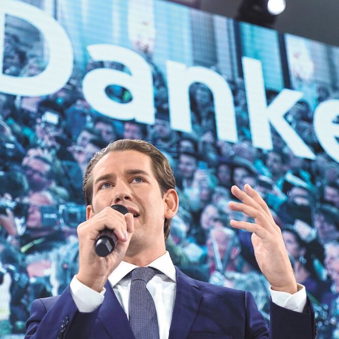 Vence dor. Sebastian Kurz, del Partido Popular (ÖVP), ayer durante una conferencia con sus seguidores en Viena. MATTHIAS SCHRADER. AP