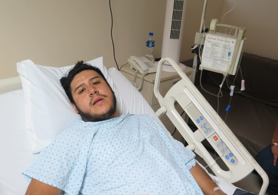 El accidente le provocó a Hugo Efraín Vidal de la Rosa, quien manejaba la motocicleta, una fractura en el tobillo (ESPECIAL)