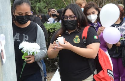 Debanhi no llegó a su primer día de clases presencial, compañeros de facultad le rinden homenaje