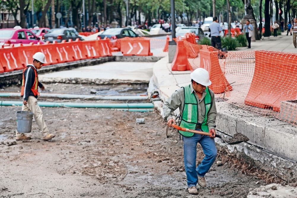 El presidente de la Comisión de Desarrollo Urbano, Francisco Búrquez, señaló que la inversión en la construcción cayó 20%. (ARCHIVO EL UNIVERSAL)