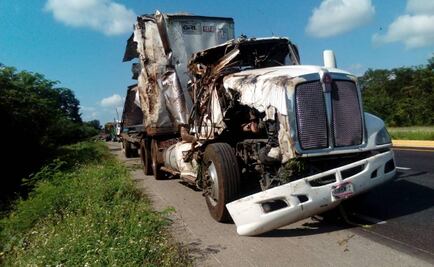 Vuelca tráiler en carretera Mérida-Campeche