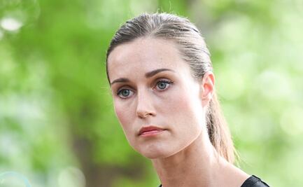 Primera ministra de Finlandia enfrenta nueva polémica por foto "subida de tono" de sus amigas