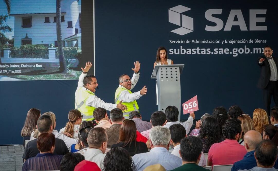 Inició la subasta en el complejo cultural Los Pinos. Foto: Diego Simón/EL UNIVERSAL