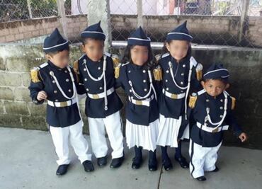 Angelito pudo marchar en la escolta gracias a una prótesis