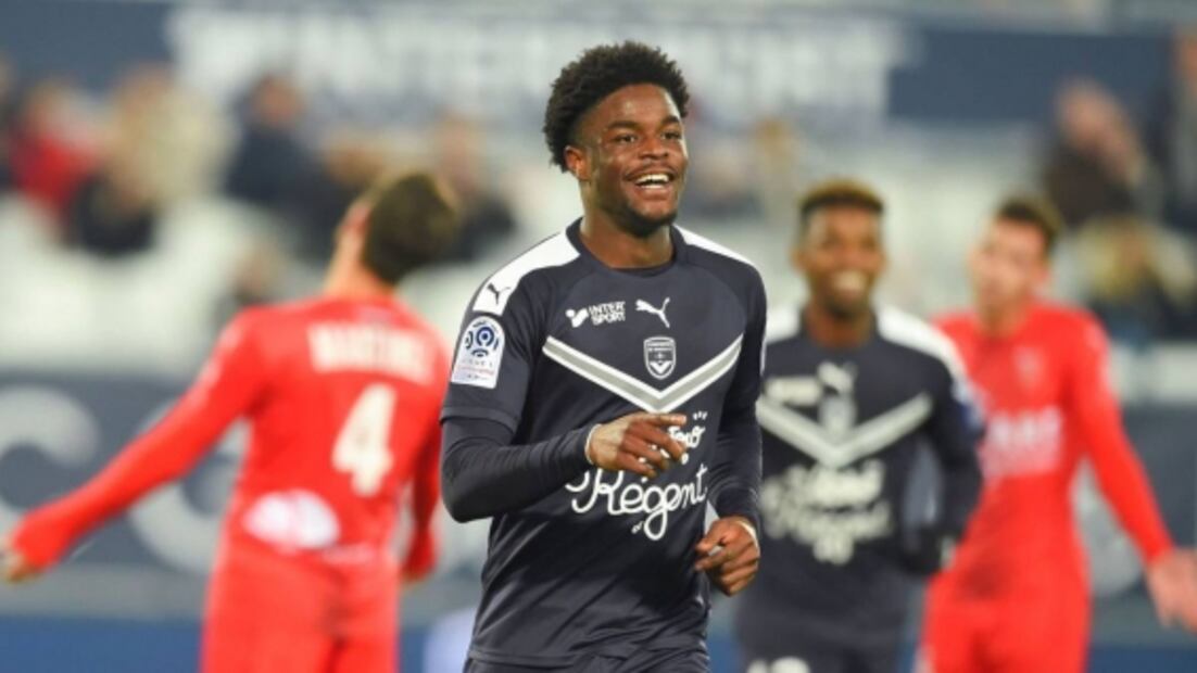 Raúl Jiménez, opción de reemplazar a Harry Kane en el Tottenham