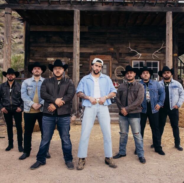 Bad Bunny dio un adelanto de la canción desde el pasado domingo. Foto: Twitter