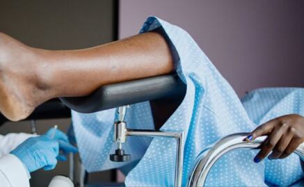 Ginecólogo rechaza atender a una mujer trans: "solo atiendo a mujeres de verdad", dice