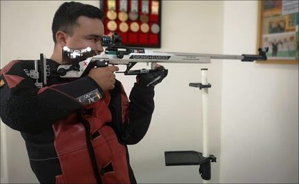 Deportista mexicano convierte su casa en campo de tiro