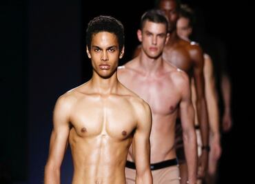 Tom Ford lanza polémica línea de ropa interior