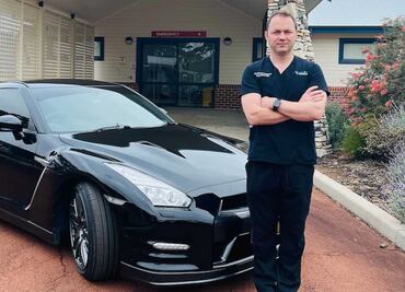 Doctor trata de registrar su auto superdeportivo como “vehículo de emergencia” y le niegan la solicitud