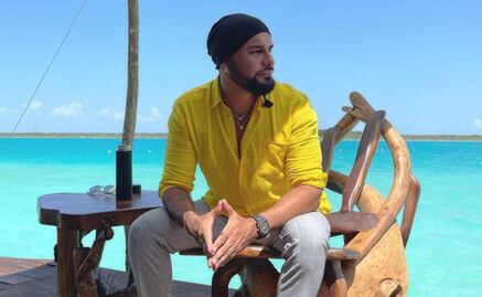 Ricardo Ponce no se detiene por acusaciones de abuso y abre escuela en línea